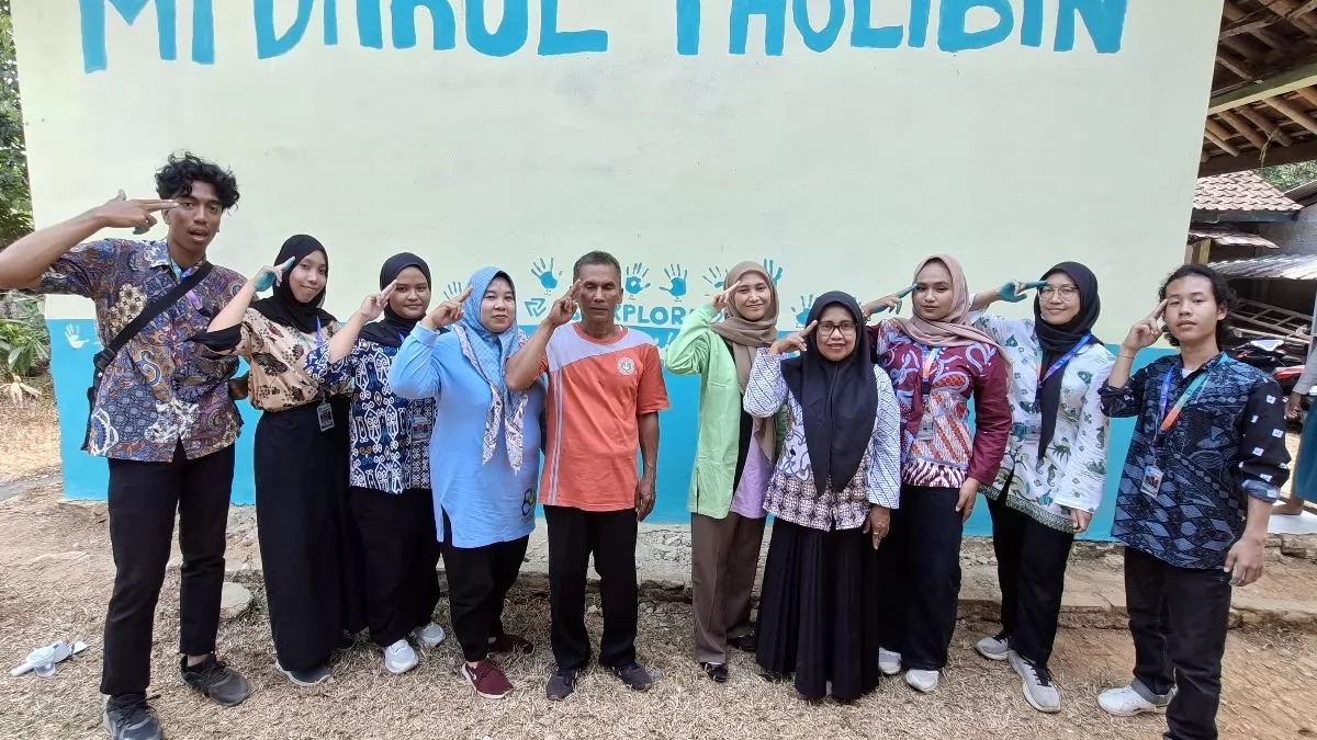 BSI Explore Cat Papan Sekolah dan Petakan MI Darul Tholibin di Maps.