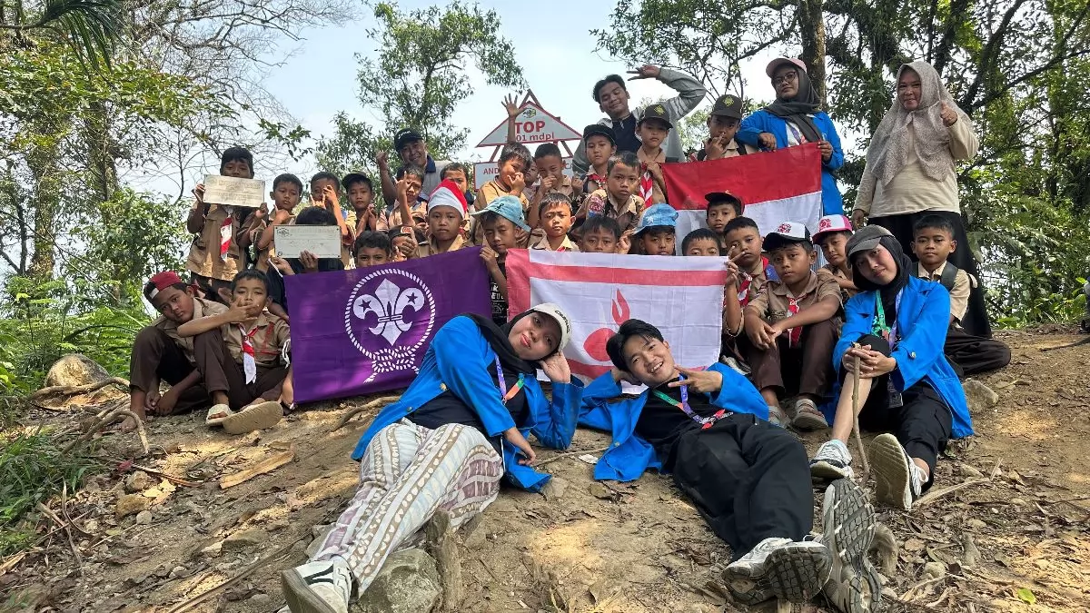 Tim Utama 5 BSI Explore 2026 Ajak Siswa SDN 03 Cikumbueun Jelajahi Gunung Parakasak 1.001 Mdpl