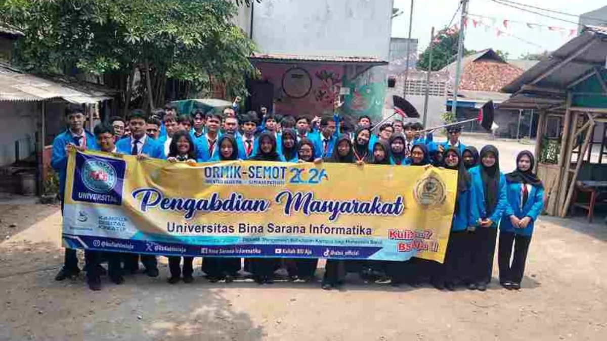 Mahasiswa Baru UBSI Tangerang Buktikan Kepedulian Lewat Aksi Bersih Lingkungan