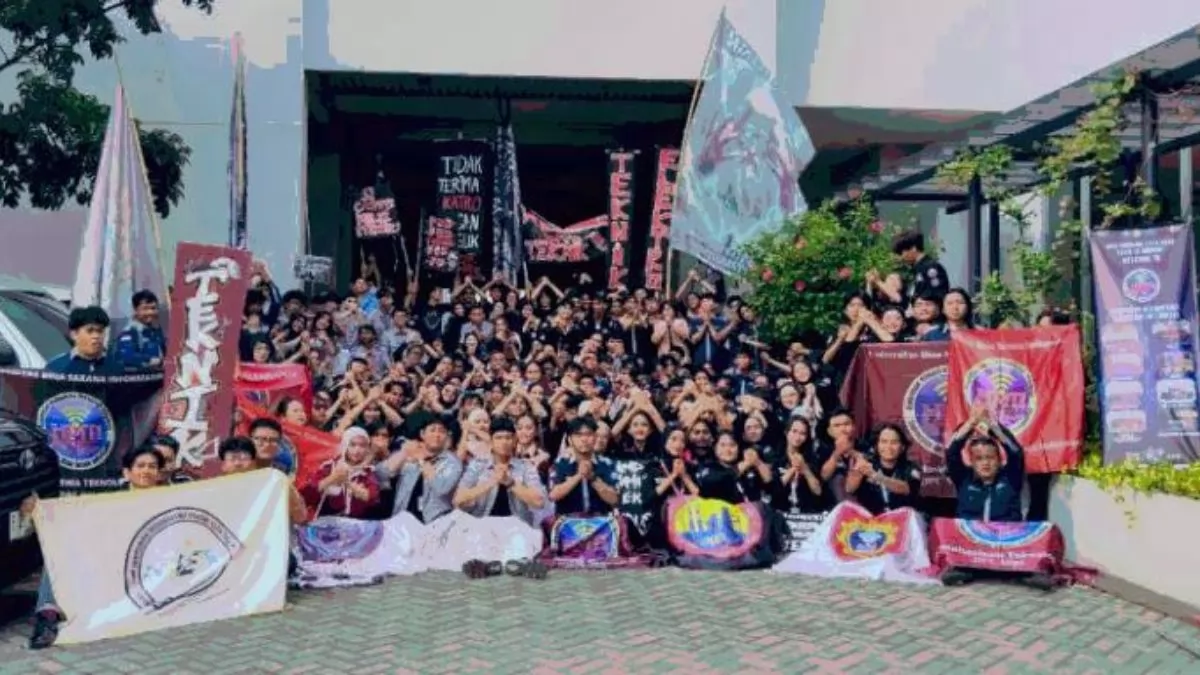 BEM FTI UBSI Sapa Mahasiswa Baru Lewat Booth 