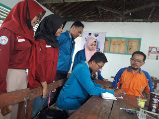BAKTI SOSIAL KORBAN BENCANA ANGIN PUTING BELIUNG PEMALANG BERSAMA AMIK BSI TEGAL & PURWOKERTO 2018