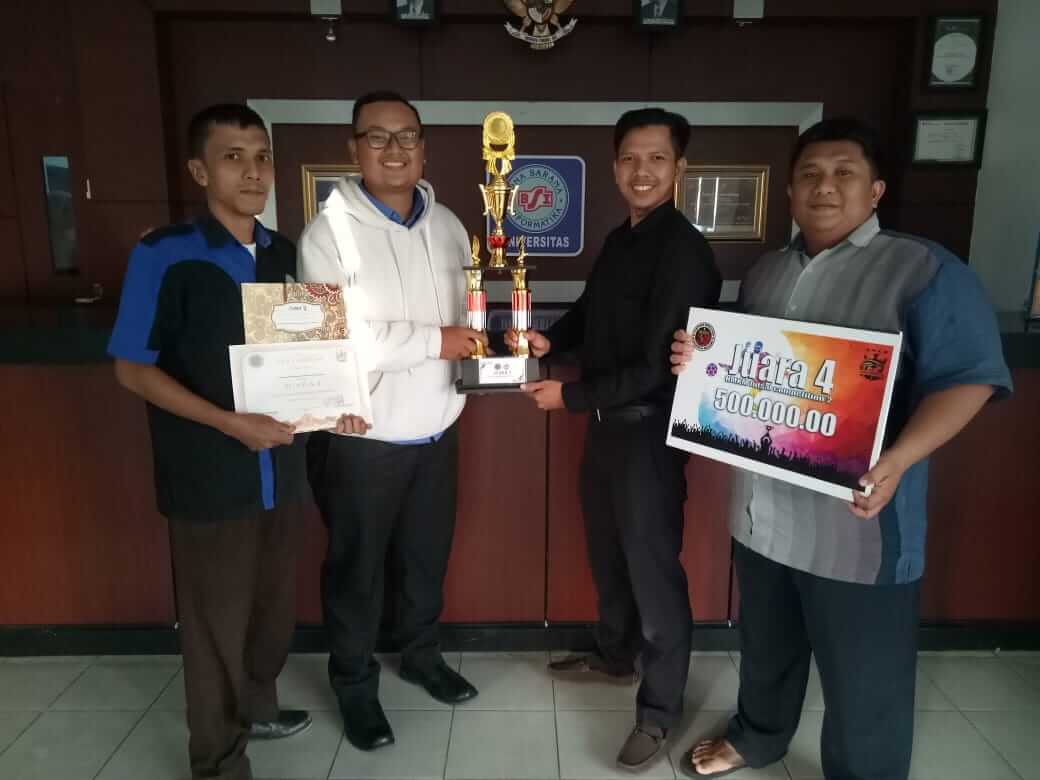 Dokumentasi saat mempersembahkan Piala Ke UBSI Kampus Kota Pontianak