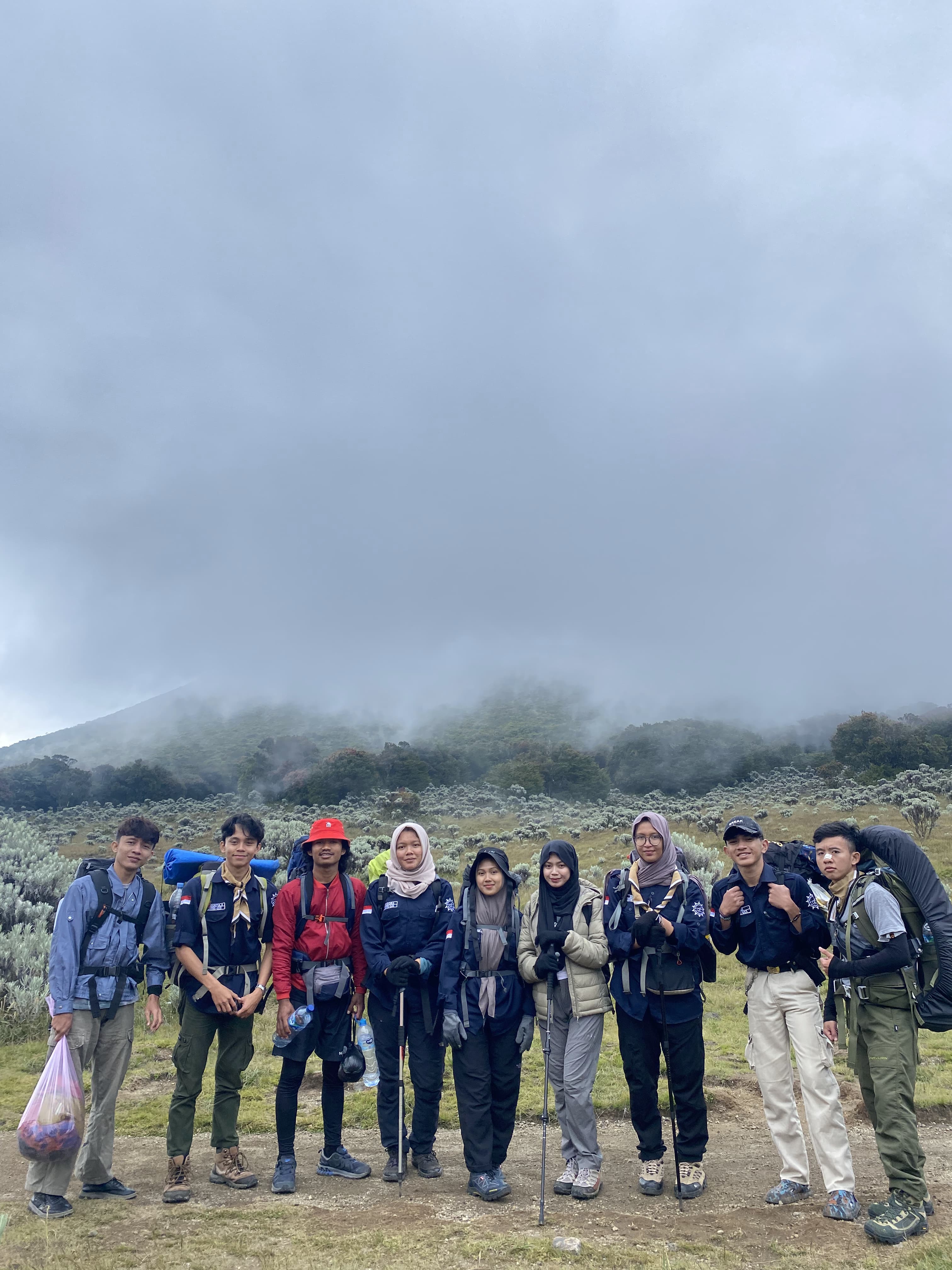 Menjelajah Negeri - Menaklukan Tantangan Gunung Gede Dengan Kemampuan Teruji