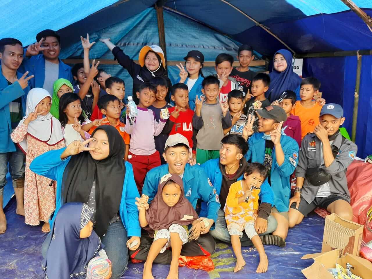 Momen bersama warga di tenda pengungsian, @Sukajaya, @Bogor