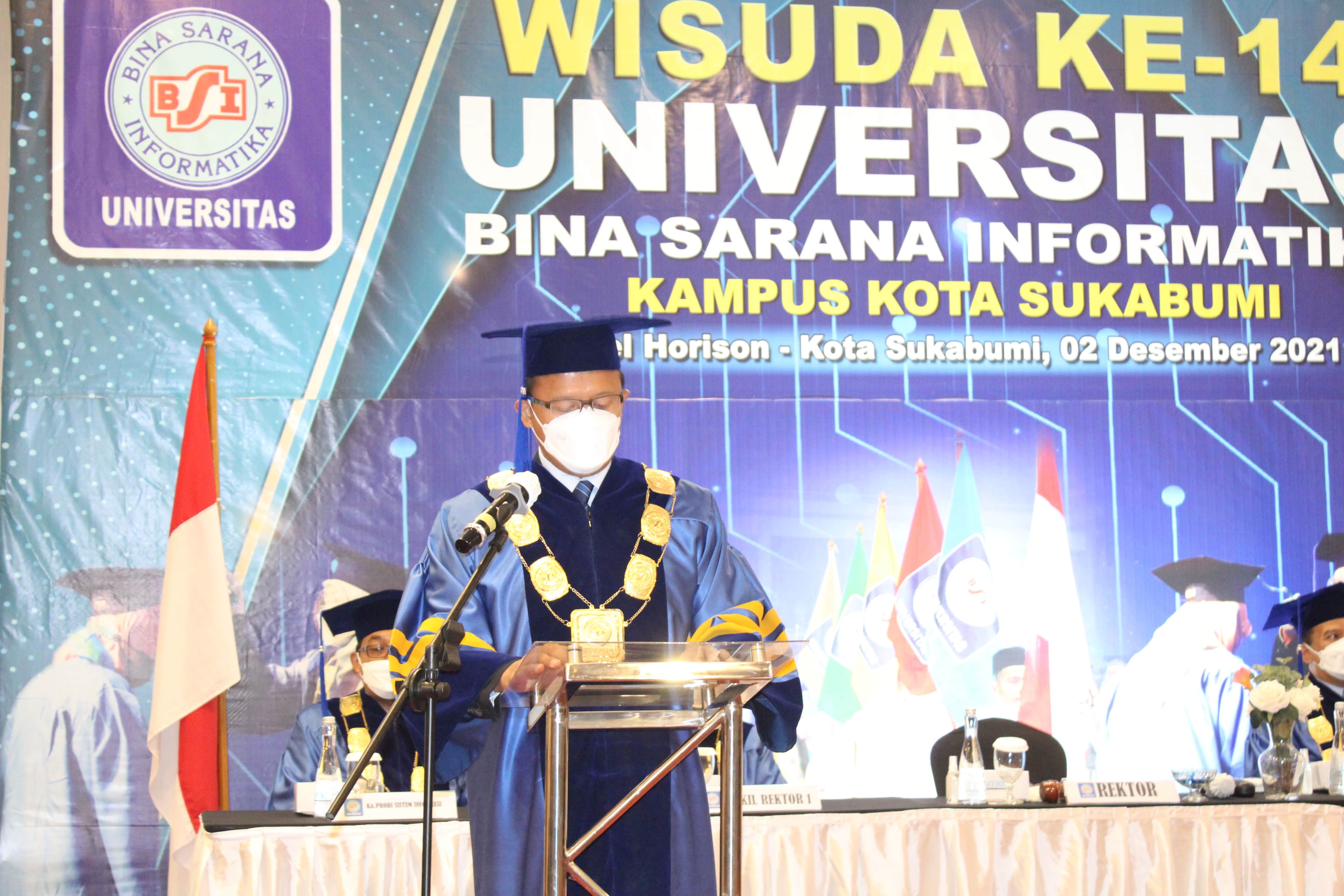 Pembukaan Sidang Wisuda Oleh Rektor Universitas BSI Bapak Dr. Mochamad Wahyudi, MM., M.Kom., M.Pd.